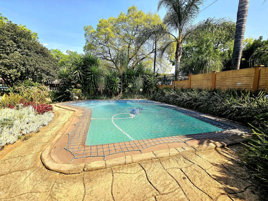 3 Bedroom Property for Sale in Mountain View Gauteng