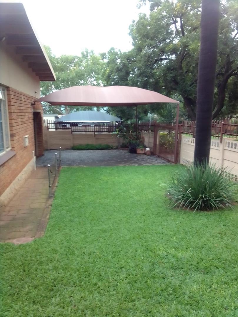 3 Bedroom Property for Sale in Mountain View Gauteng