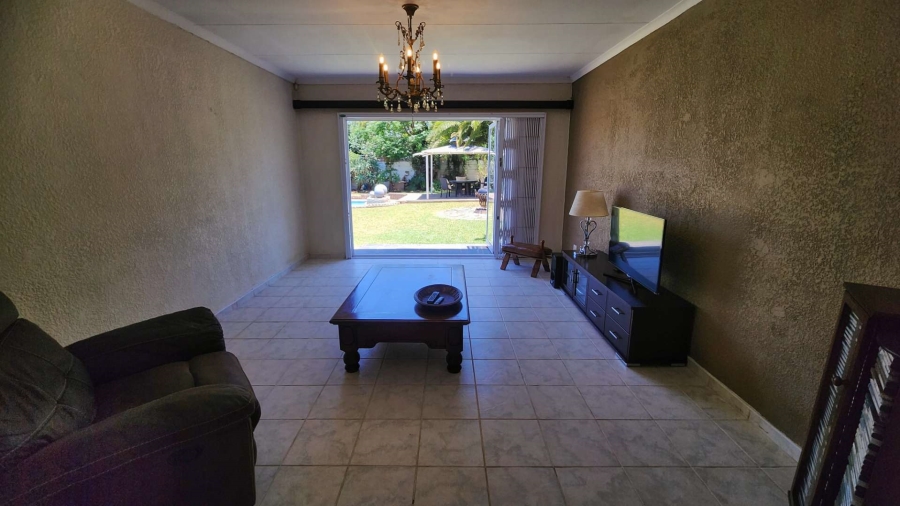 6 Bedroom Property for Sale in Brackendowns Gauteng