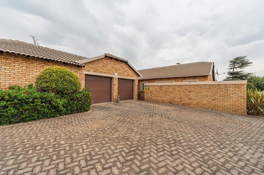 3 Bedroom Property for Sale in Honeydew Manor Gauteng