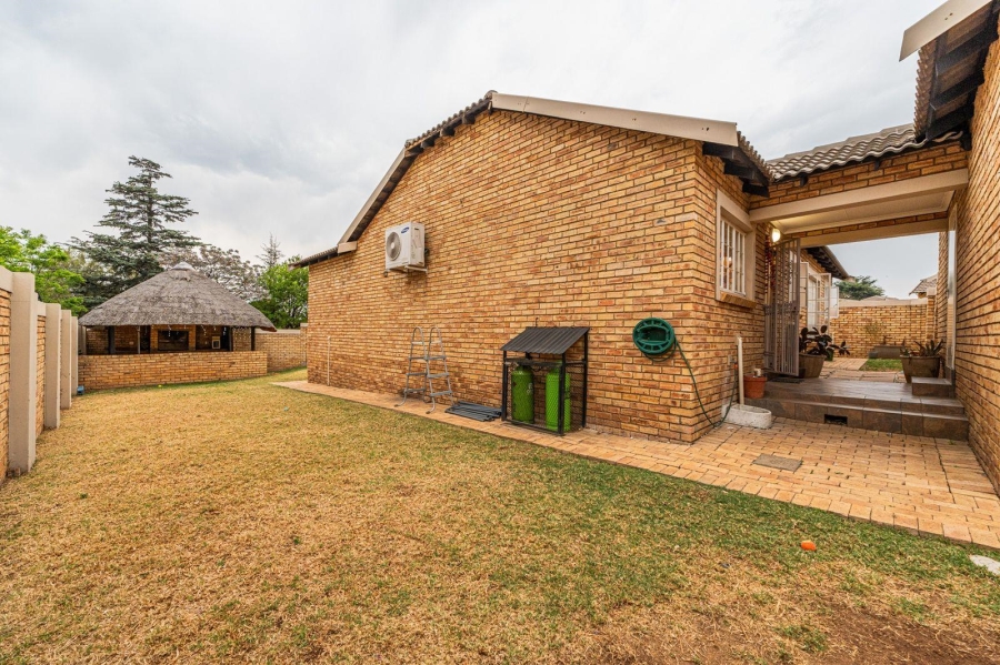 3 Bedroom Property for Sale in Honeydew Manor Gauteng