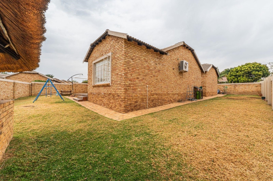 3 Bedroom Property for Sale in Honeydew Manor Gauteng