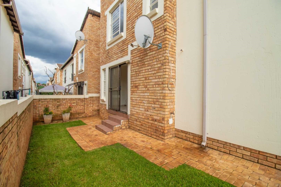 3 Bedroom Property for Sale in Wilgeheuwel Gauteng