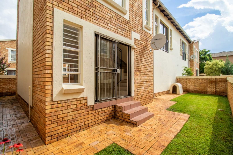 3 Bedroom Property for Sale in Wilgeheuwel Gauteng