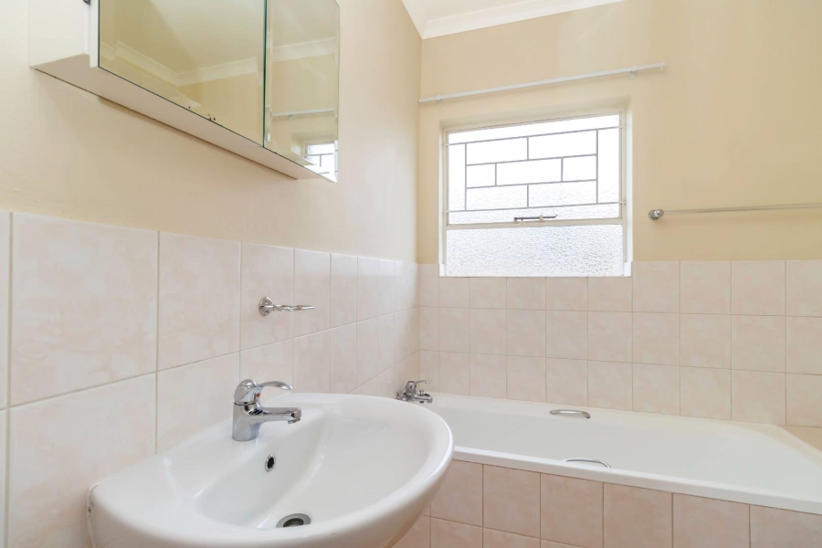 2 Bedroom Property for Sale in Wilgeheuwel Gauteng