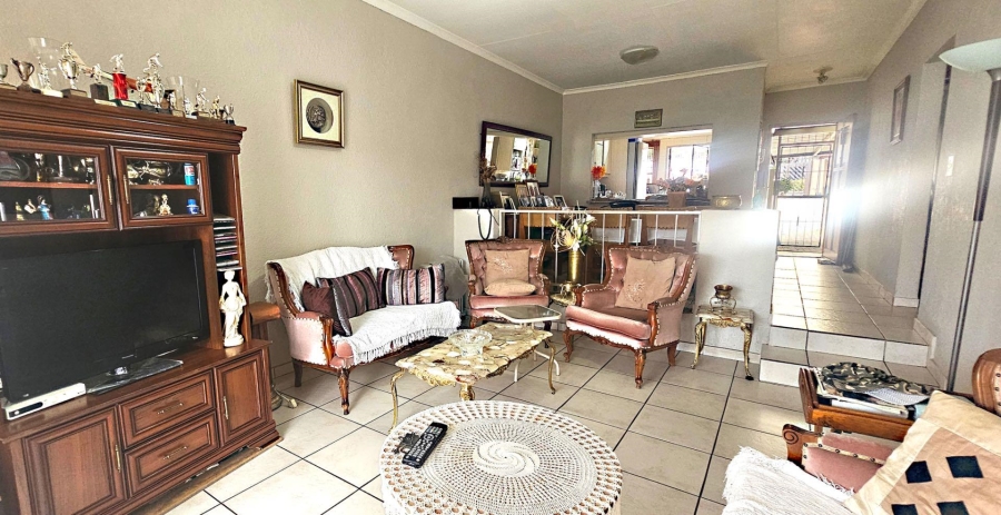 2 Bedroom Property for Sale in Weltevreden Park Gauteng