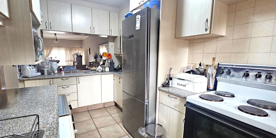 2 Bedroom Property for Sale in Weltevreden Park Gauteng