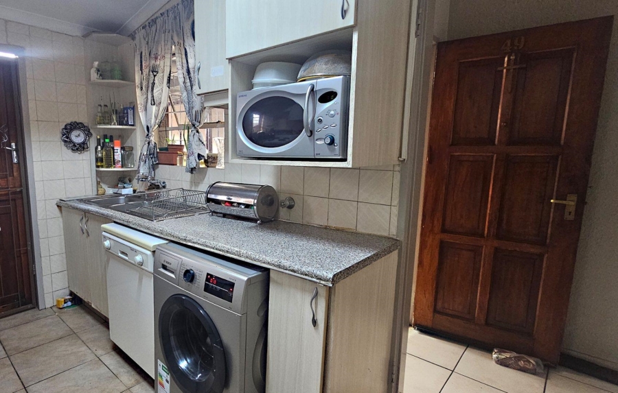 2 Bedroom Property for Sale in Weltevreden Park Gauteng