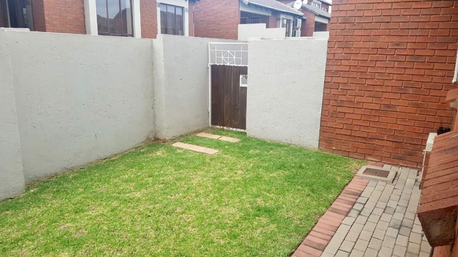 To Let 3 Bedroom Property for Rent in Noordwyk Gauteng