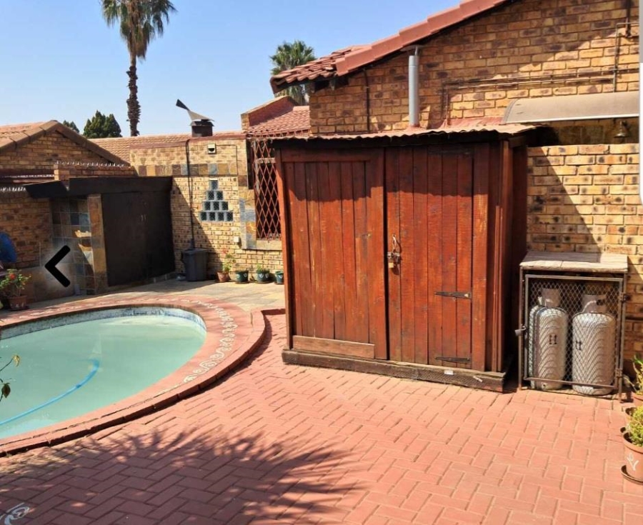 To Let 4 Bedroom Property for Rent in Noordwyk Gauteng