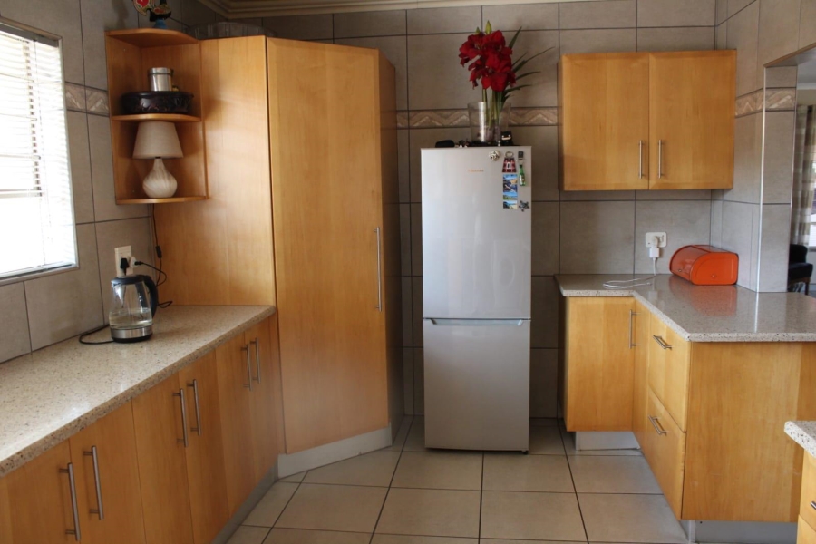 5 Bedroom Property for Sale in Sunward Park Gauteng