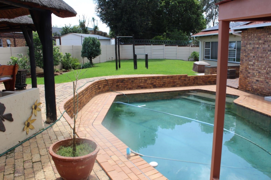 5 Bedroom Property for Sale in Sunward Park Gauteng