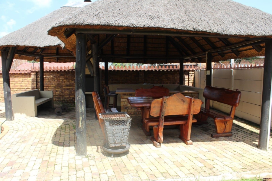 5 Bedroom Property for Sale in Sunward Park Gauteng