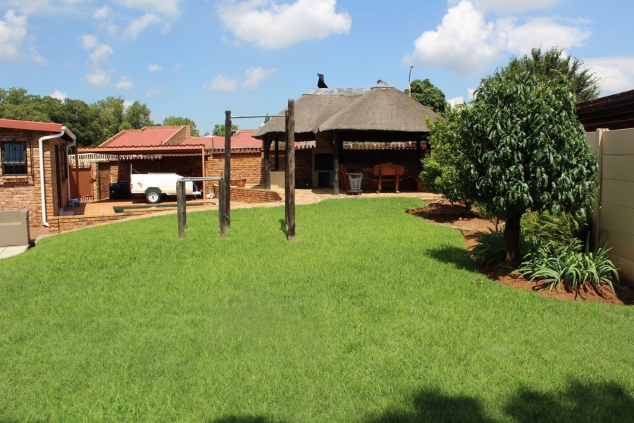 5 Bedroom Property for Sale in Sunward Park Gauteng