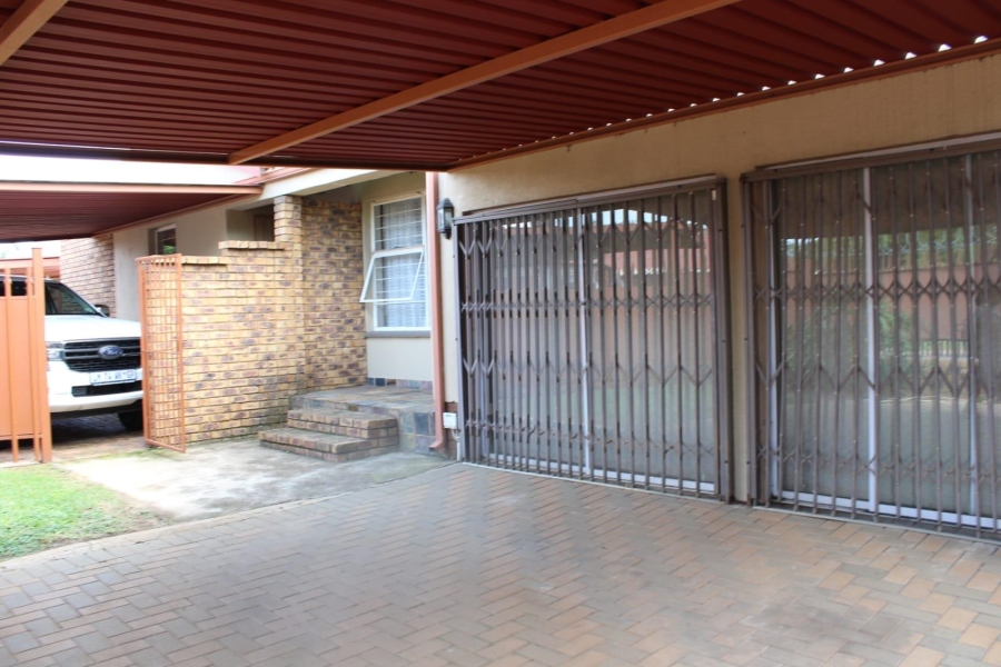 5 Bedroom Property for Sale in Sunward Park Gauteng