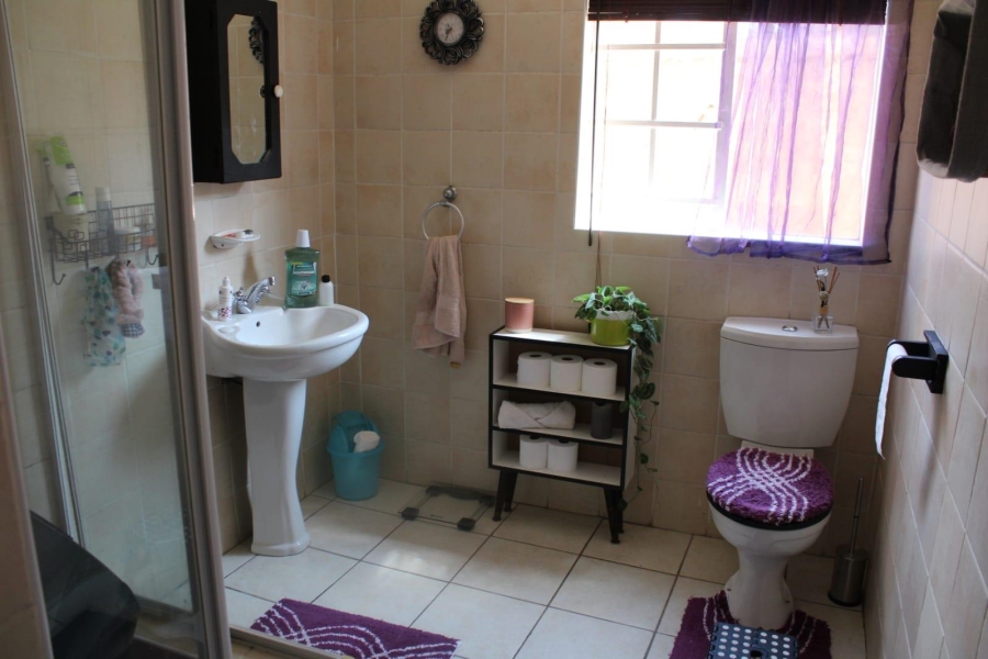 5 Bedroom Property for Sale in Sunward Park Gauteng