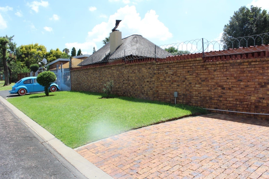 5 Bedroom Property for Sale in Sunward Park Gauteng