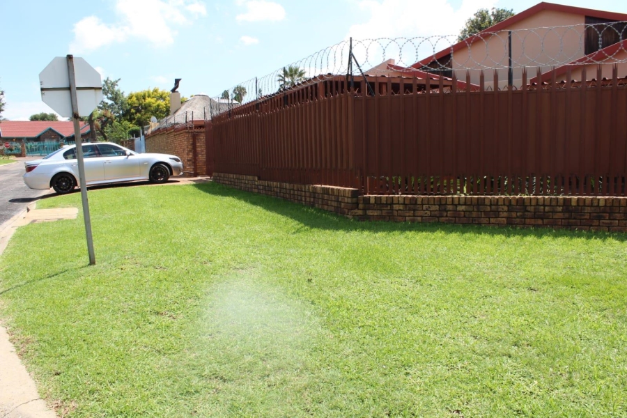 5 Bedroom Property for Sale in Sunward Park Gauteng