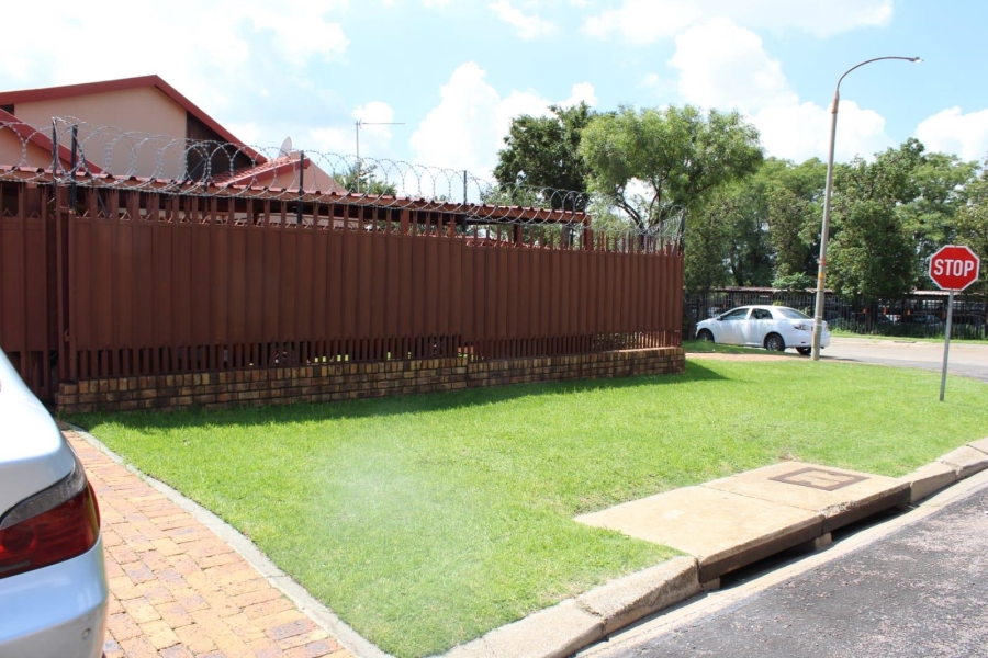 5 Bedroom Property for Sale in Sunward Park Gauteng