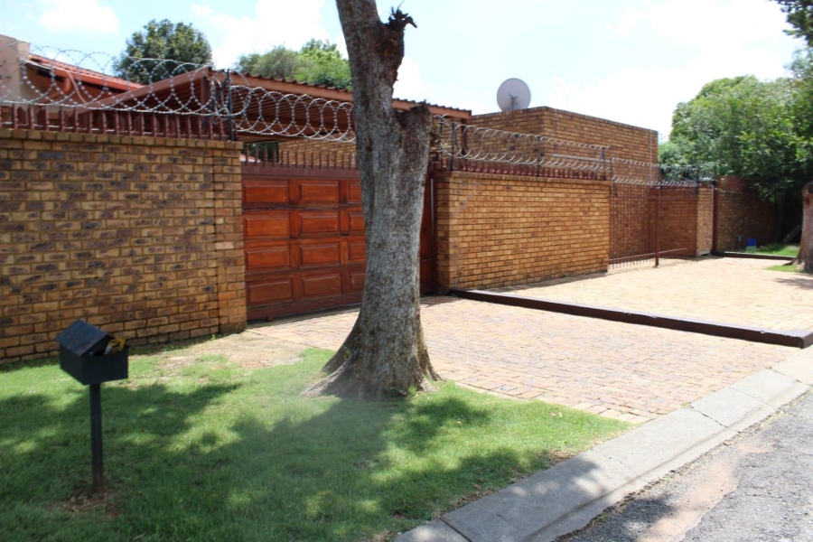 5 Bedroom Property for Sale in Sunward Park Gauteng