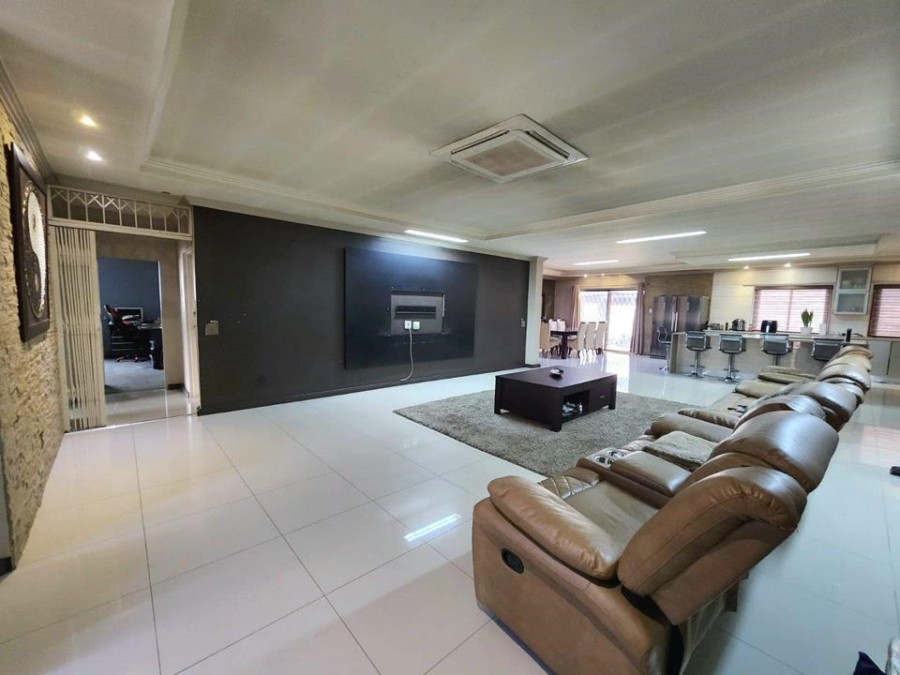 4 Bedroom Property for Sale in Glenanda Gauteng