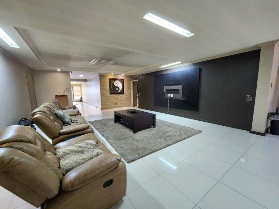 4 Bedroom Property for Sale in Glenanda Gauteng