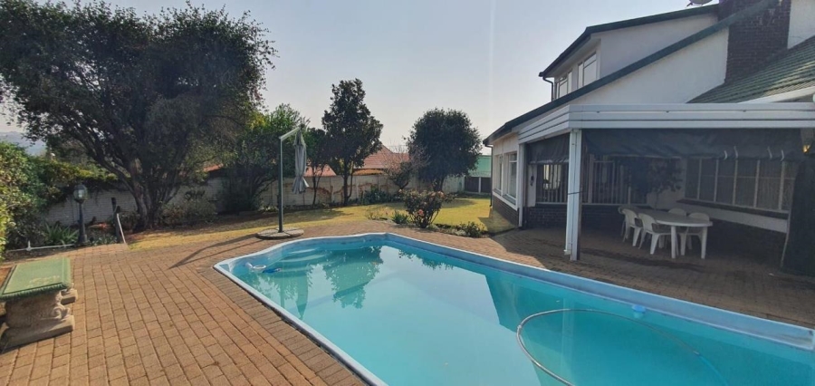 5 Bedroom Property for Sale in Glenanda Gauteng