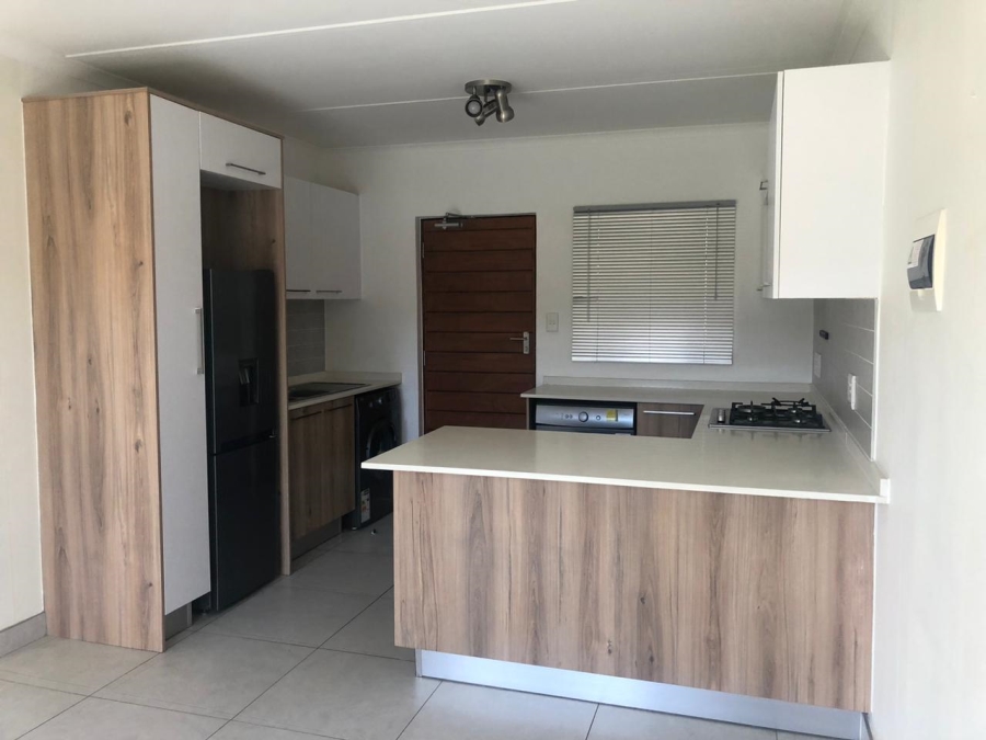 To Let 1 Bedroom Property for Rent in Founders Hill Gauteng