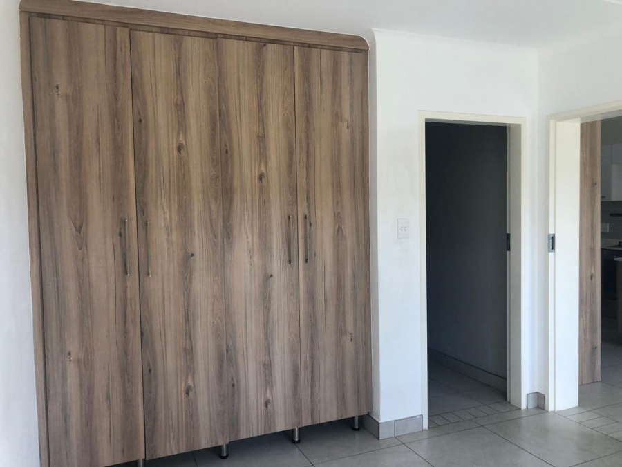 To Let 1 Bedroom Property for Rent in Founders Hill Gauteng