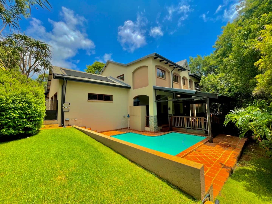 5 Bedroom Property for Sale in Woodhill Estate Gauteng