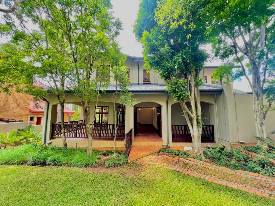 5 Bedroom Property for Sale in Woodhill Estate Gauteng