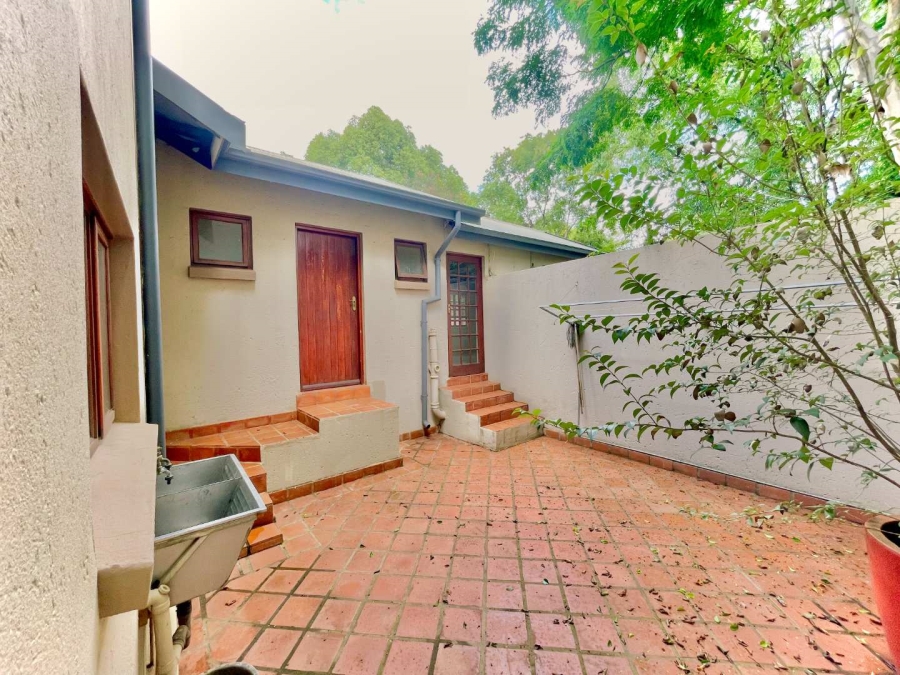 5 Bedroom Property for Sale in Woodhill Estate Gauteng