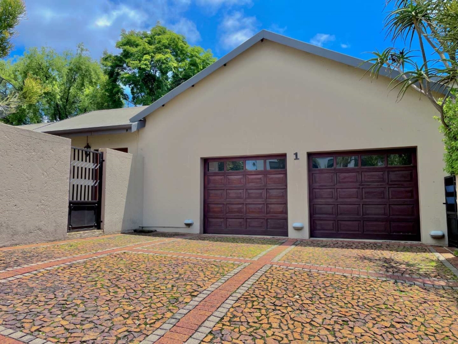 5 Bedroom Property for Sale in Woodhill Estate Gauteng