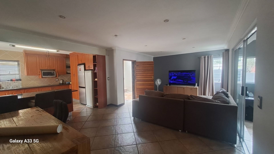 To Let 3 Bedroom Property for Rent in Buccleuch Gauteng