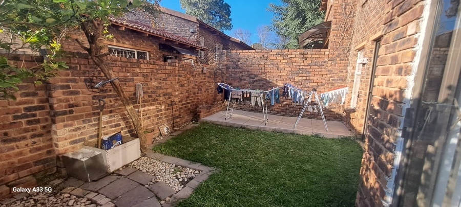 To Let 3 Bedroom Property for Rent in Buccleuch Gauteng