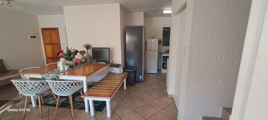 To Let 3 Bedroom Property for Rent in Buccleuch Gauteng