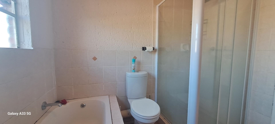 To Let 3 Bedroom Property for Rent in Buccleuch Gauteng