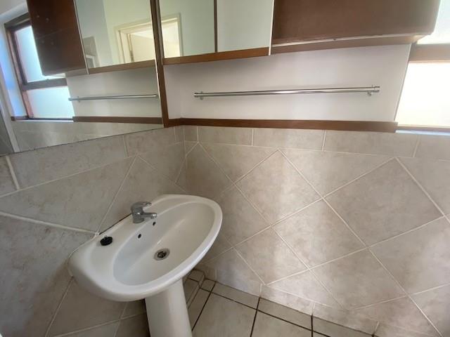 1 Bedroom Property for Sale in Lonehill Gauteng