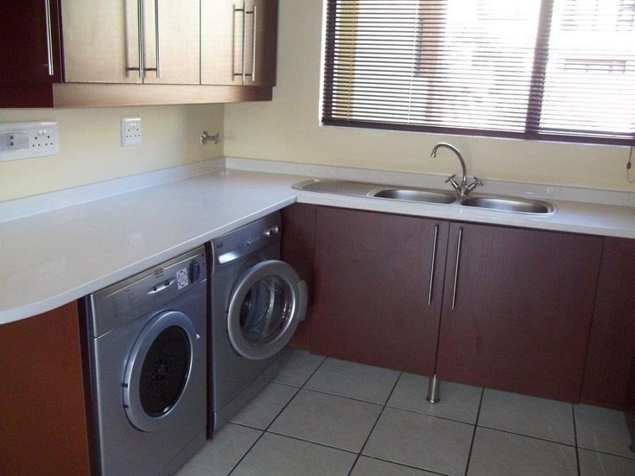 2 Bedroom Property for Sale in Sunninghill Gauteng