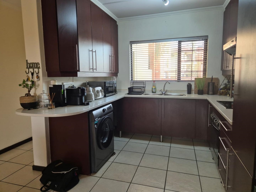 To Let 2 Bedroom Property for Rent in Sunninghill Gauteng