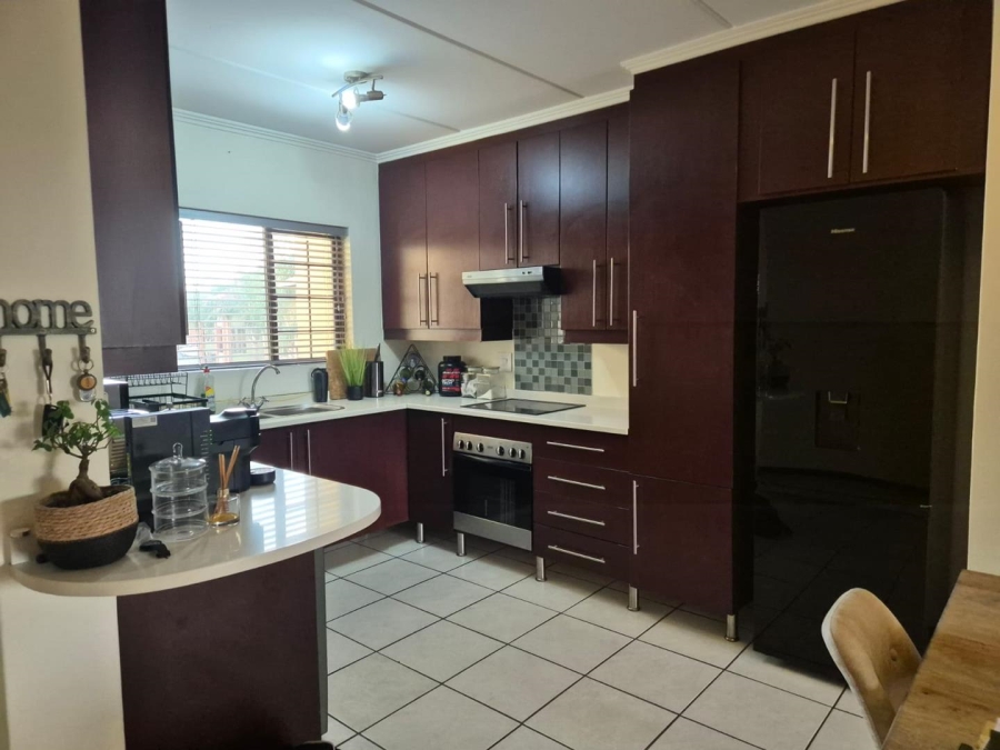 To Let 2 Bedroom Property for Rent in Sunninghill Gauteng