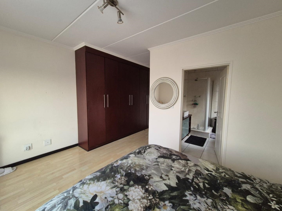 To Let 2 Bedroom Property for Rent in Sunninghill Gauteng