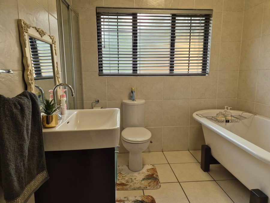 To Let 2 Bedroom Property for Rent in Sunninghill Gauteng