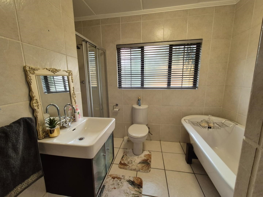 To Let 2 Bedroom Property for Rent in Sunninghill Gauteng