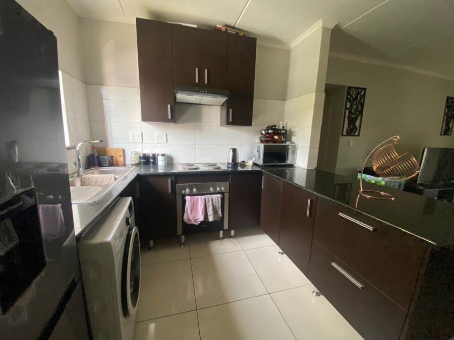 To Let 2 Bedroom Property for Rent in Noordwyk Gauteng