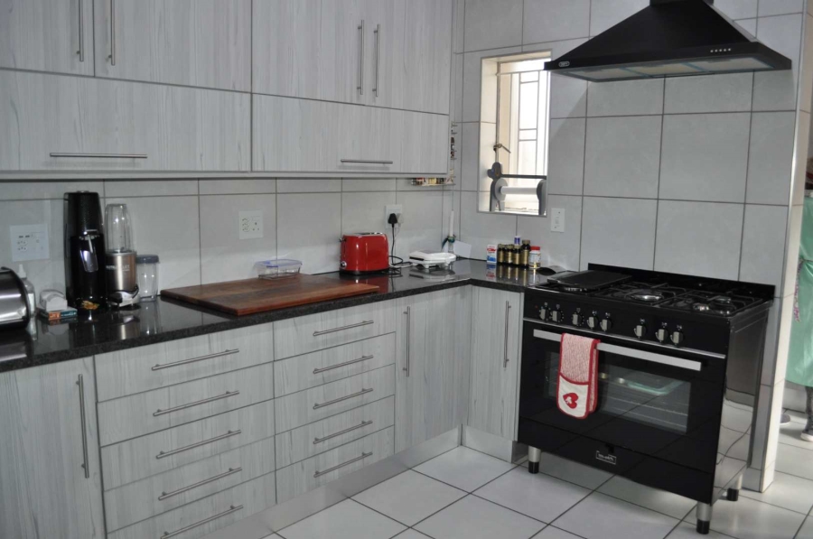 4 Bedroom Property for Sale in The Wilds Gauteng