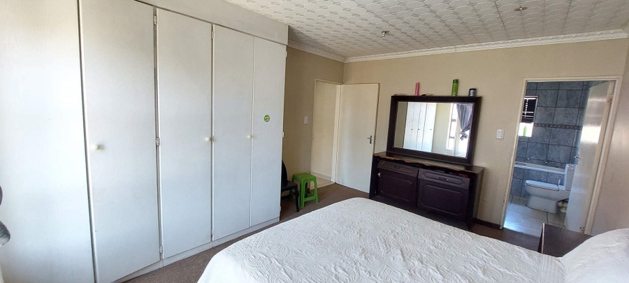 3 Bedroom Property for Sale in South Crest Gauteng