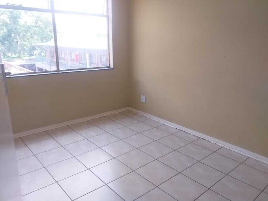 2 Bedroom Property for Sale in New Redruth Gauteng