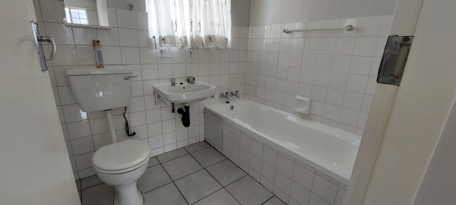 2 Bedroom Property for Sale in Verwoerdpark Gauteng