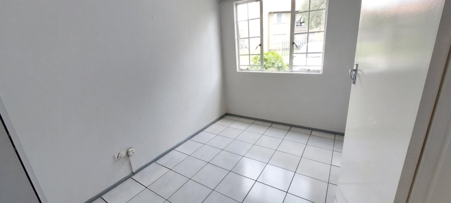 2 Bedroom Property for Sale in Verwoerdpark Gauteng